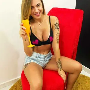 Leticia Escariao Thumbnail Picture