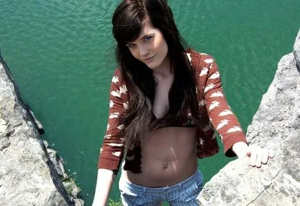 Levee Levee Suicide OnlyFans Leaked Free Thumbnail Picture - #90Pio8o4L7