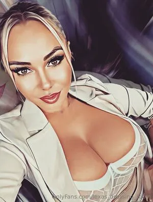 Lexas Dressing Room OnlyFans Leaked Free Thumbnail Picture - #0t65UB2O0T
