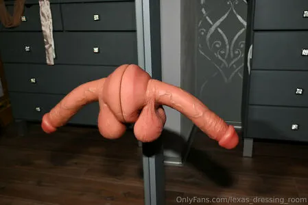 Lexas Dressing Room OnlyFans Leaked Free Thumbnail Picture - #89kU3J950G