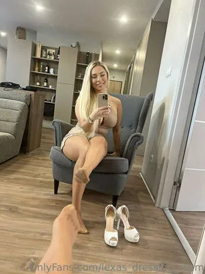 Lexas Dressing Room OnlyFans Leaked Free Thumbnail Picture - #aBokPFckeO