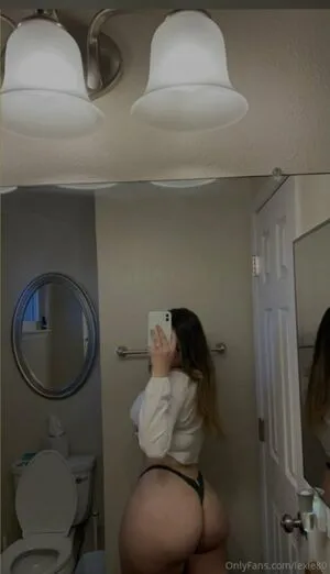Lexielvpez OnlyFans Leaked Free Thumbnail Picture - #20chCAcS4B