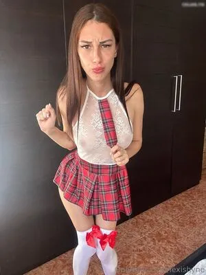 Lexishyne OnlyFans Leaked Free Thumbnail Picture - #4iWvG1n5eS