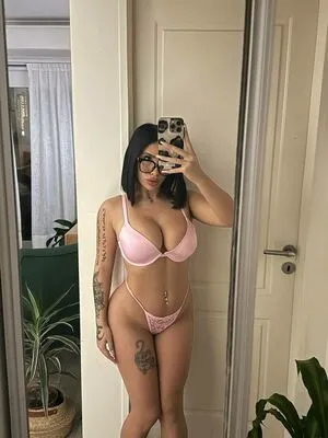 Leylaamari OnlyFans Leaked Free Thumbnail Picture - #4L6imfgqD0