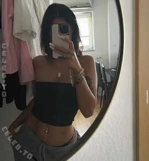 Leylatwin OnlyFans Leaked Free Thumbnail Picture - #1Ooj0QD6ne