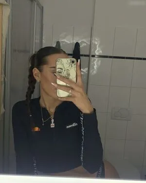 Leylatwin OnlyFans Leaked Free Thumbnail Picture - #cdmg6r7BIR
