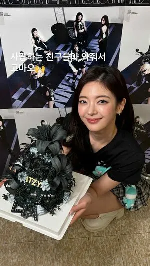 Lia Itzy OnlyFans Leaked Free Thumbnail Picture - #OjpfBstEp8