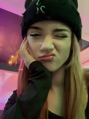 Liana Kisses OnlyFans Leaked Free Thumbnail Picture - #H8QqHHSMjt