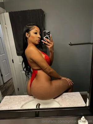Lightskinkim OnlyFans Leaked Free Thumbnail Picture - #gsiyblySAW