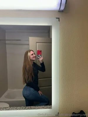 Lil Strawberry Red OnlyFans Leaked Free Thumbnail Picture - #1iadNMG5oO