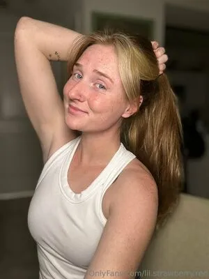 Lil Strawberry Red OnlyFans Leaked Free Thumbnail Picture - #2GNVM6c2Qf