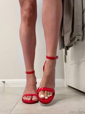 Lilas Toes OnlyFans Leaked Free Thumbnail Picture - #9MR5XcextB
