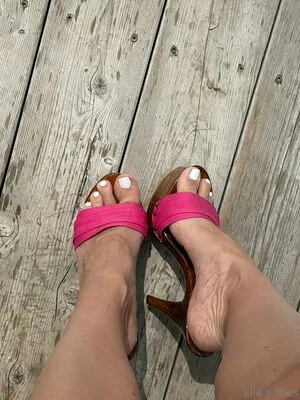 Lilas Toes OnlyFans Leaked Free Thumbnail Picture - #P7Dq8Sclm9