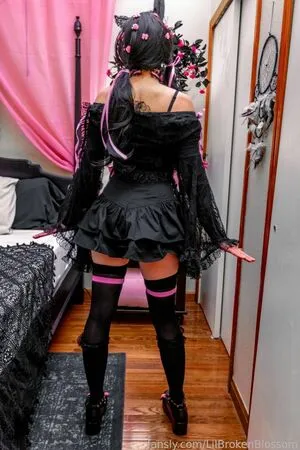 Lilbrokenblossom OnlyFans Leaked Free Thumbnail Picture - #8eQMTF7MAR