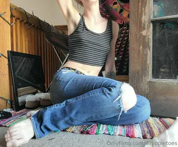 Lilhippietoes OnlyFans Leaked Free Thumbnail Picture - #mkONoiLqej