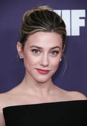 Lili Reinhart OnlyFans Leaked Free Thumbnail Picture - #2Jf3xwl2Nb