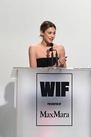 Lili Reinhart OnlyFans Leaked Free Thumbnail Picture - #5ZU3FN6WZ7