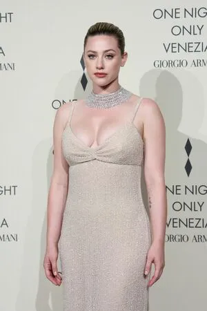 Lili Reinhart OnlyFans Leaked Free Thumbnail Picture - #6YFU8M3dm5