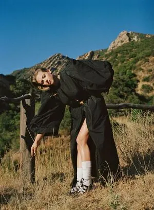 Lili Reinhart OnlyFans Leaked Free Thumbnail Picture - #6wPWU8NigD