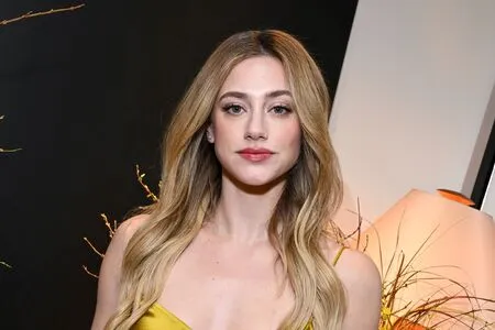 Lili Reinhart OnlyFans Leaked Free Thumbnail Picture - #GZRpy21jng