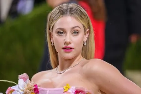 Lili Reinhart OnlyFans Leaked Free Thumbnail Picture - #OEsdAbRaLD