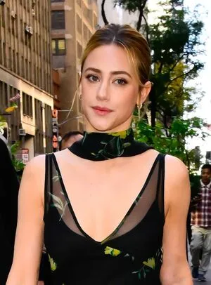 Lili Reinhart OnlyFans Leaked Free Thumbnail Picture - #QzT3grOSFT