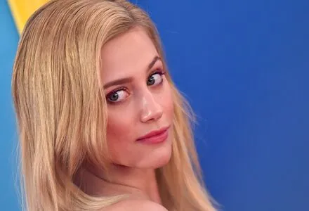 Lili Reinhart OnlyFans Leaked Free Thumbnail Picture - #ROCMTpJ8MX