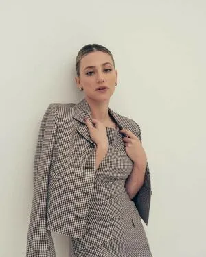 Lili Reinhart OnlyFans Leaked Free Thumbnail Picture - #TnusPO1yY9