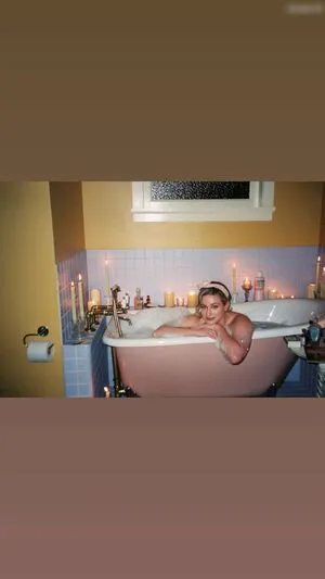 Lili Reinhart OnlyFans Leaked Free Thumbnail Picture - #W20nvOpM2N