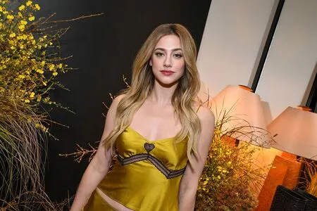 Lili Reinhart OnlyFans Leaked Free Thumbnail Picture - #YkoDtIn2Vn