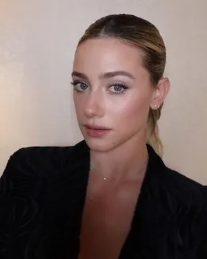 Lili Reinhart OnlyFans Leaked Free Thumbnail Picture - #lGhtF3n1pY