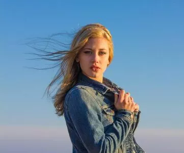 Lili Reinhart OnlyFans Leaked Free Thumbnail Picture - #lmkuIUu7In