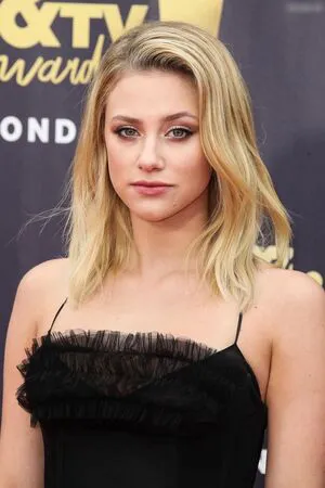 Lili Reinhart OnlyFans Leaked Free Thumbnail Picture - #oM1NUg0RE3