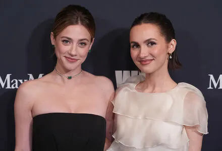 Lili Reinhart OnlyFans Leaked Free Thumbnail Picture - #qce8Z76b3a