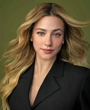 Lili Reinhart OnlyFans Leaked Free Thumbnail Picture - #z5HJKT2us3