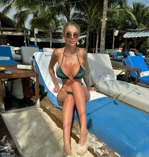 Liliililili333 OnlyFans Leaked Free Thumbnail Picture - #0lAdfnsyMo