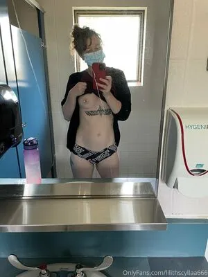 Lilithscyllaa666 OnlyFans Leaked Free Thumbnail Picture - #GmZt16Acpj