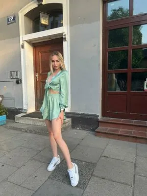 Lilli Clark OnlyFans Leaked Free Thumbnail Picture - #gUp3GnIttQ