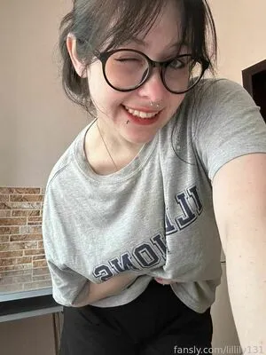 Lillily131 OnlyFans Leaked Free Thumbnail Picture - #2x27dMBr42
