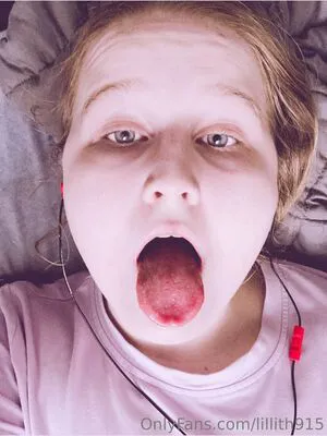 Lillith915 OnlyFans Leaked Free Thumbnail Picture - #34CatKglsO