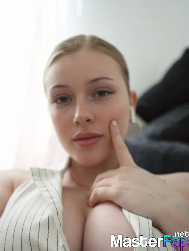 lilly_bloomes