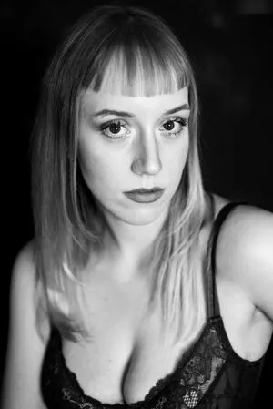 Lilly Jadess Jara Kennt Jemand Ihre Social Media Seiten OnlyFans Leaked Free Thumbnail Picture - #h1ycsgggdc