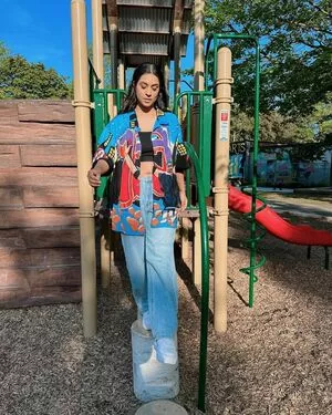 Lilly Singh OnlyFans Leaked Free Thumbnail Picture - #3shocHbYd5