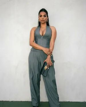 Lilly Singh OnlyFans Leaked Free Thumbnail Picture - #LndnvlmZ9Z