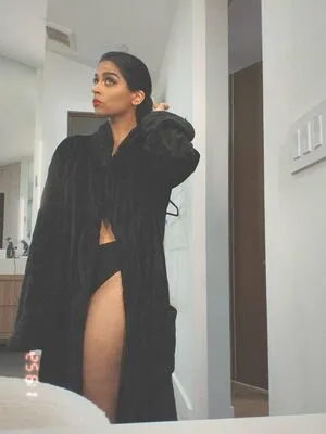 Lilly Singh OnlyFans Leaked Free Thumbnail Picture - #fartQ45jJy