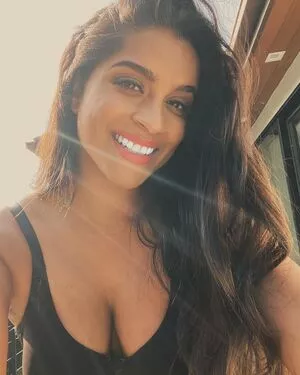 Lilly Singh OnlyFans Leaked Free Thumbnail Picture - #iinCEvTbZx