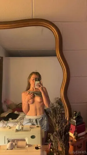 Lillyellexo OnlyFans Leaked Free Thumbnail Picture - #L0Rd9mr1je