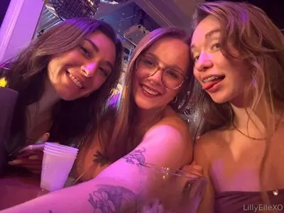 Lillyellexo OnlyFans Leaked Free Thumbnail Picture - #oYCxovV828