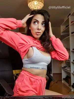 Lillylilofficial OnlyFans Leaked Free Thumbnail Picture - #8757GZjUzp