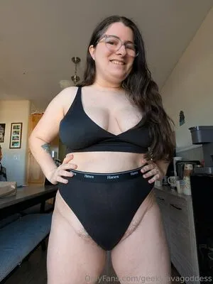 Lillythenaturalwoman Freepage OnlyFans Leaked Free Thumbnail Picture - #bObdVsWRde